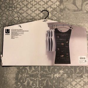 UMBRA black dress jewelry holder BNWT